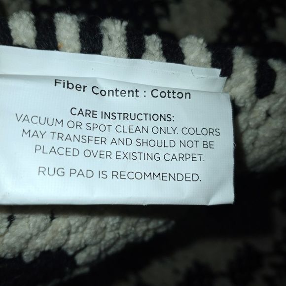 BLACK & CREAM 3' 7" X 2' RUG NWOT - Picture 5 of 5